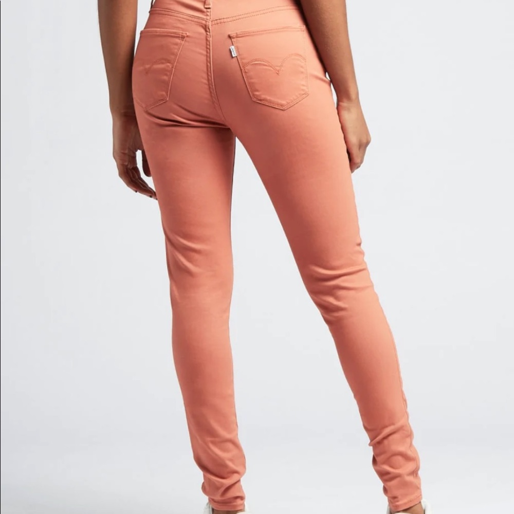NWT Levi’s High Rise Jeans